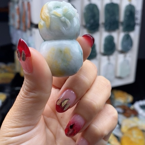 翡翠颈饰未镶嵌翡翠