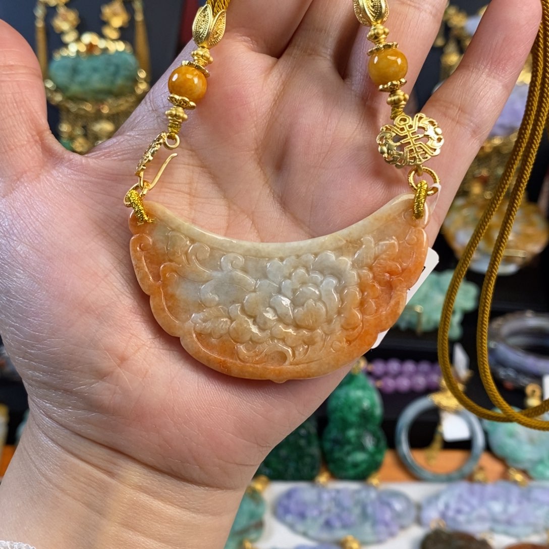 翡翠颈饰未镶嵌富贵花开吊坠 炸价