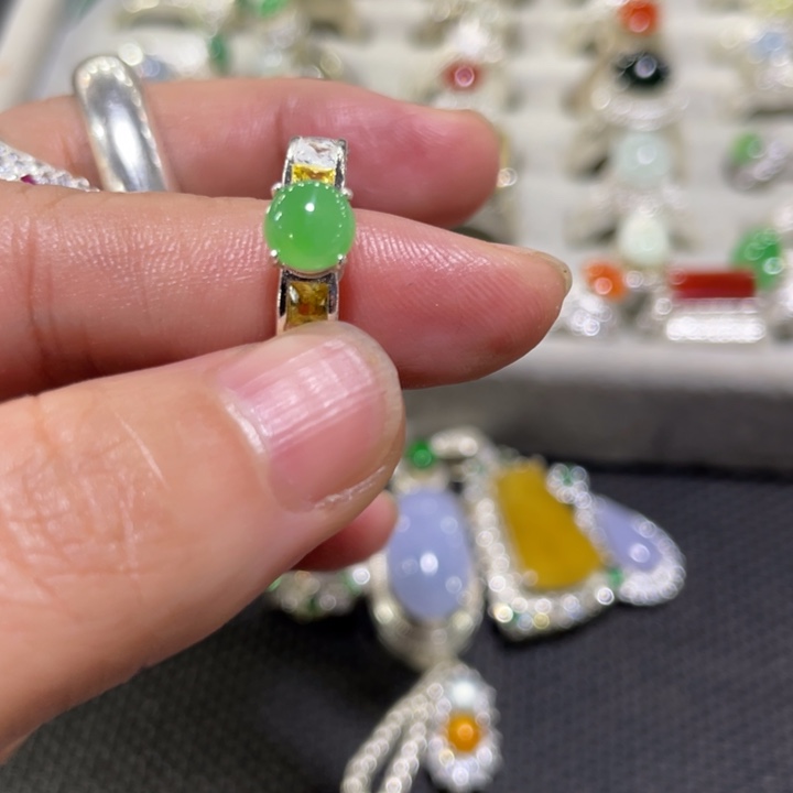 翡翠未镶嵌戒指缅甸天然翡翠