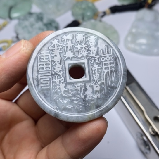 翡翠未镶嵌颈饰翡翠