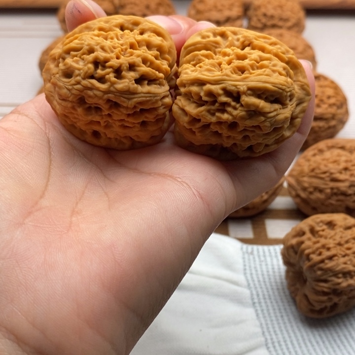 夏***包吊坠文玩核桃姜黄皮