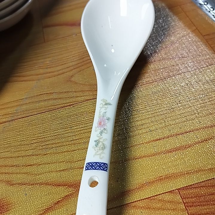 盘瓷片陶瓷杯盘壶碗都有