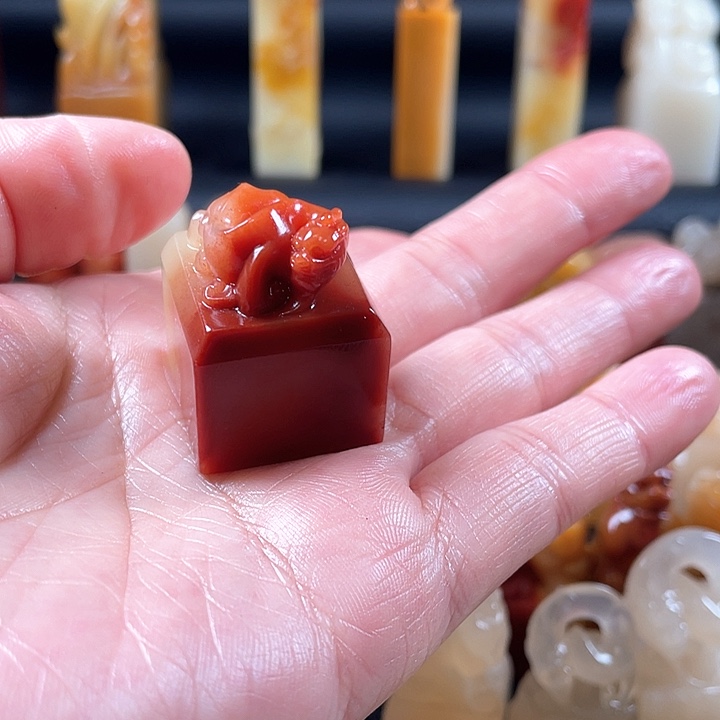 寿山石印石锦*寿山老性芙蓉古兽钮