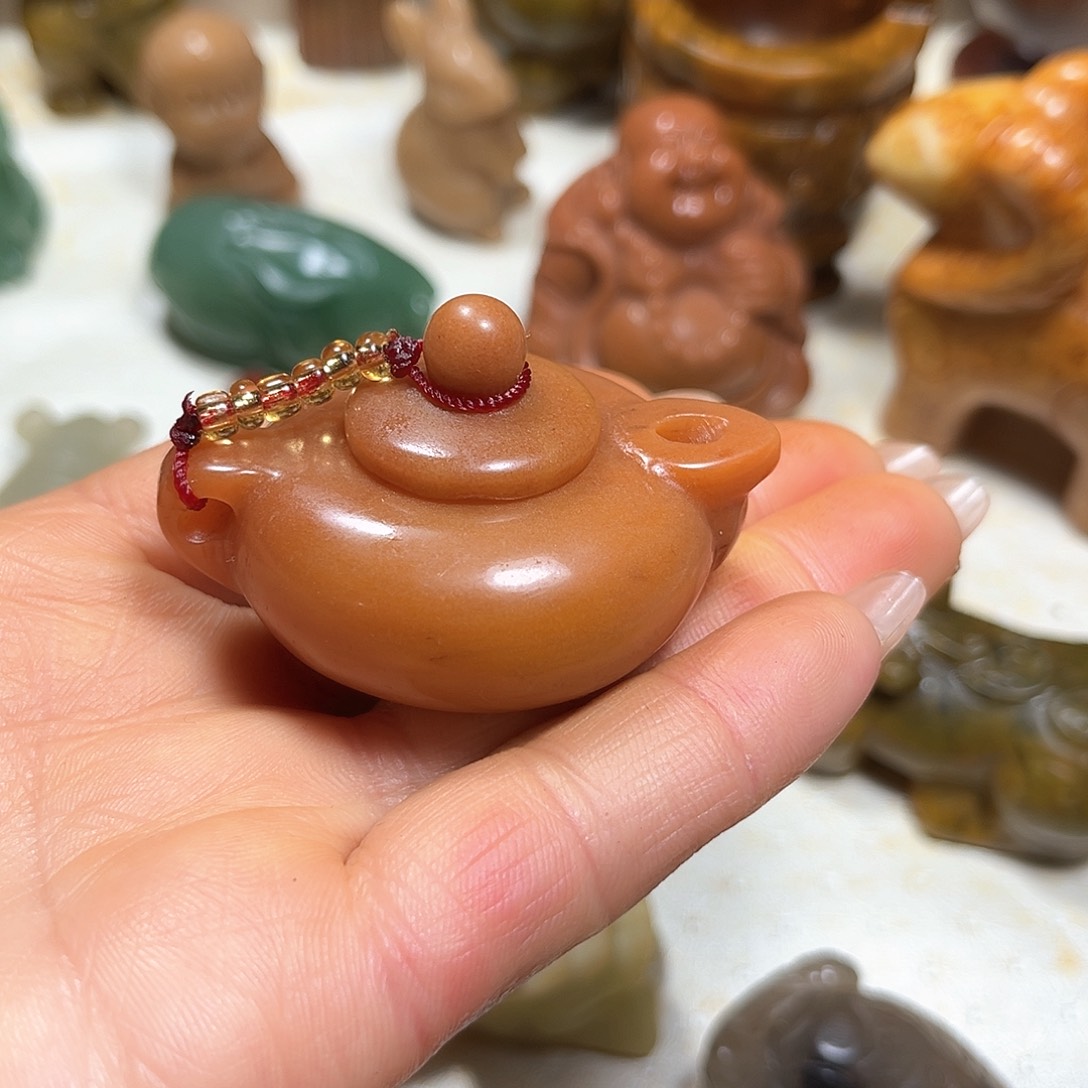 白玉菩提吊坠白玉菩提吊坠