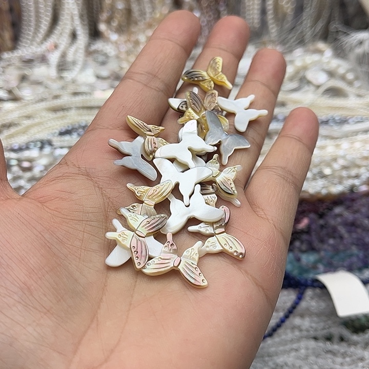 玛瑙/玉髓未镶嵌珠宝半成品4个黑蝶贝蝴蝶