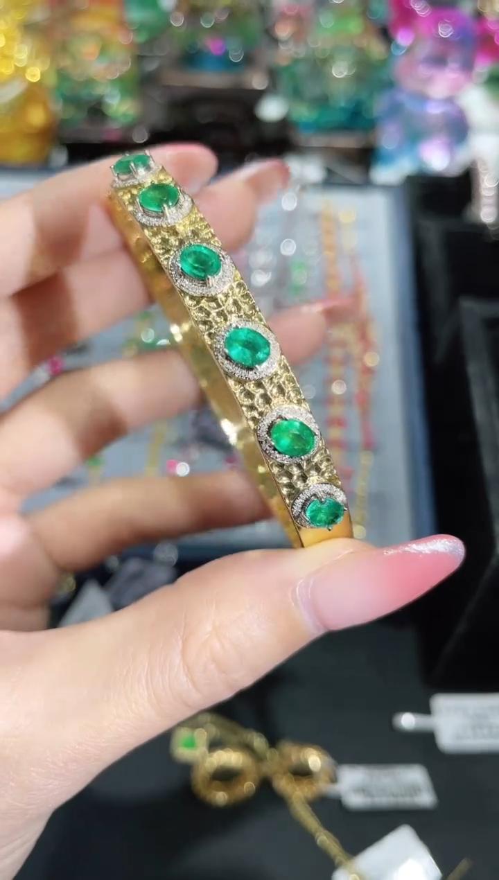 18K金镶嵌天然祖母绿手镯