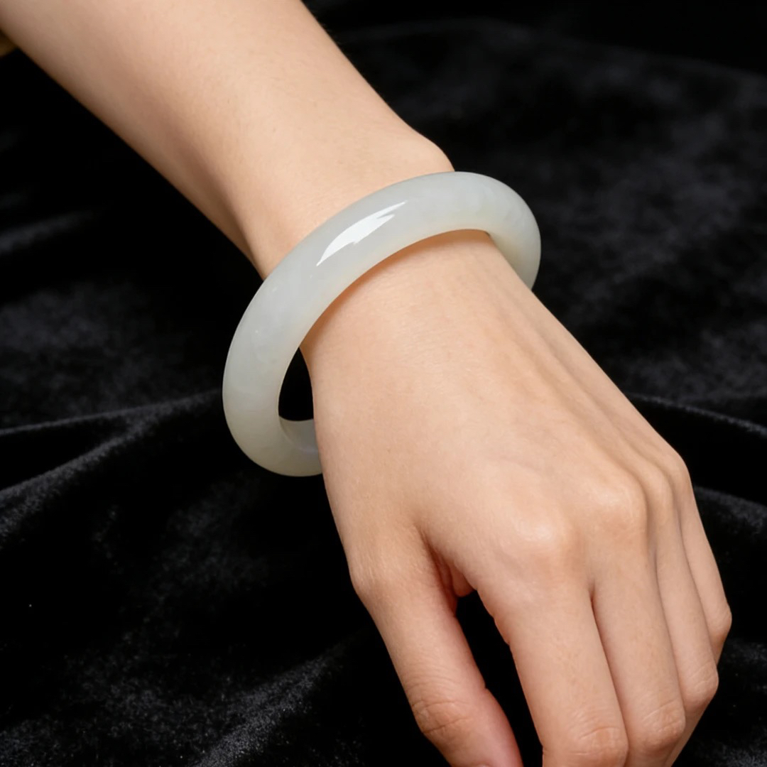 【岁龙甄选】和田玉手镯 约55圈口