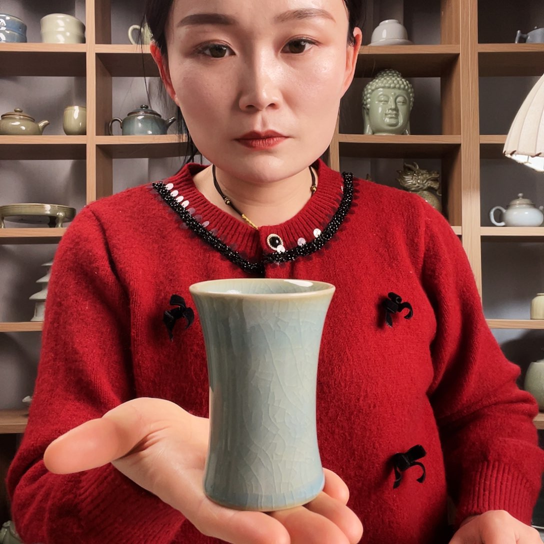 天蓝釉水束腰杯福利品