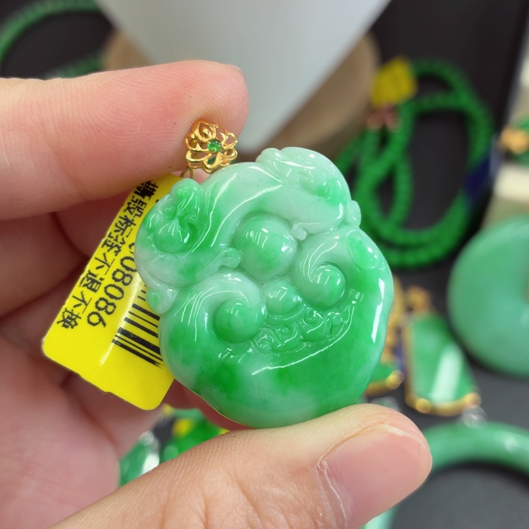 翡翠18K金镶嵌吊坠(不含链)