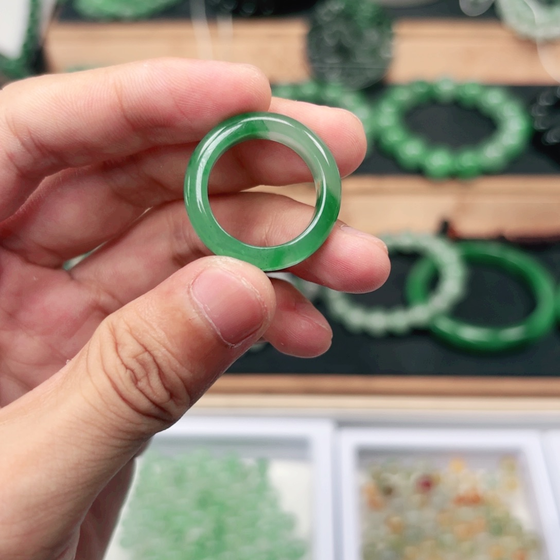 富***祥合金石英质玉（非洲翠）戒指