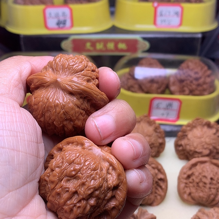 文玩核桃吊坠紫****子血麒麟