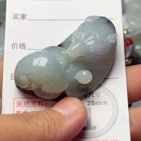 翡翠颈饰未镶嵌狼