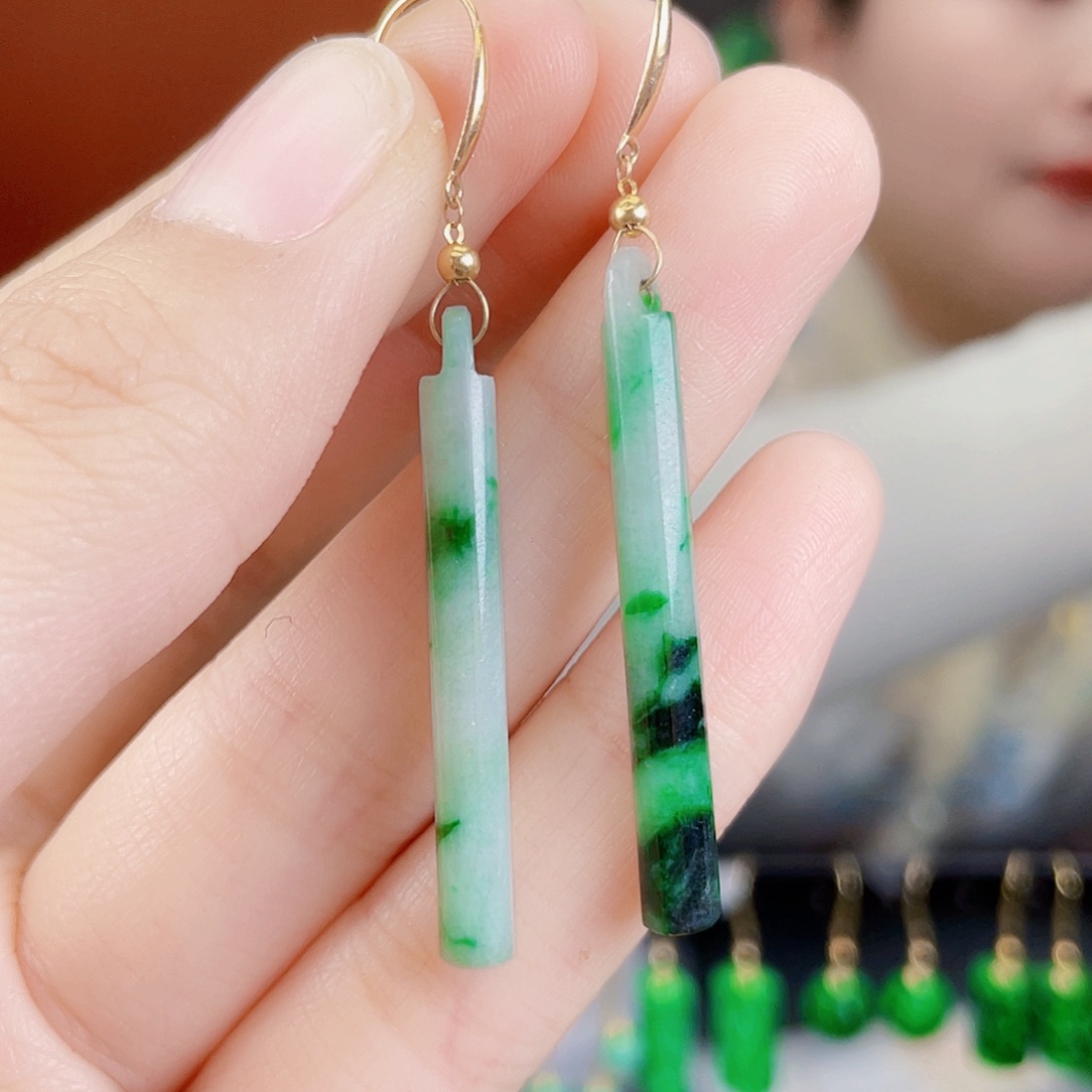 翡翠18K金镶嵌耳饰