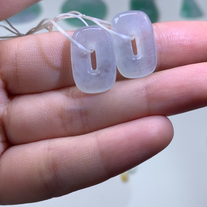 翡翠未镶嵌颈饰福贝