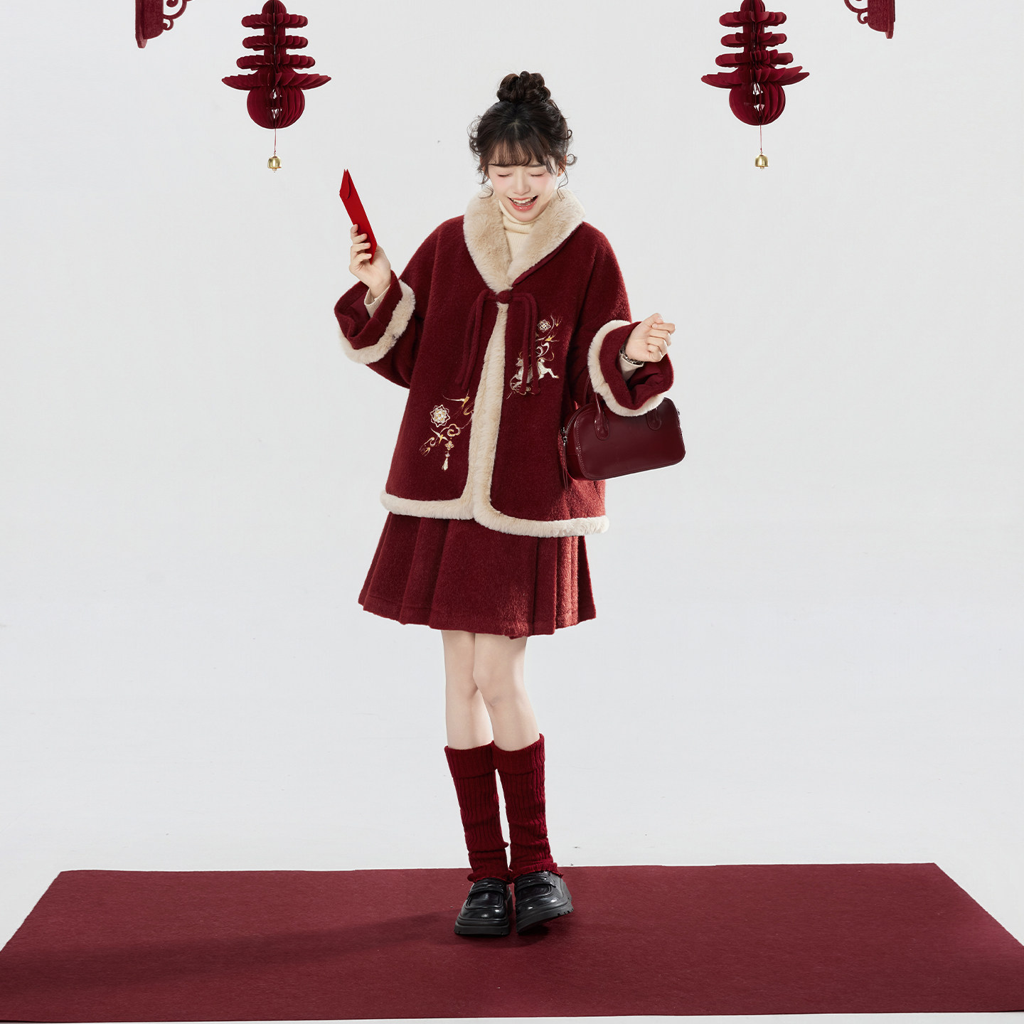 织造司×敦煌当代美术馆联名[福鹿鸣春]红色毛呢外套百褶裙短裙女