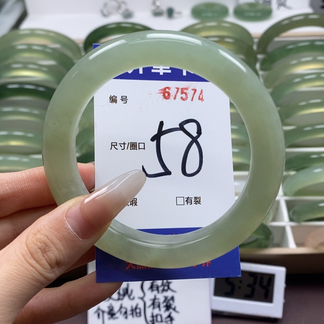 蛇纹石玉手镯未镶嵌