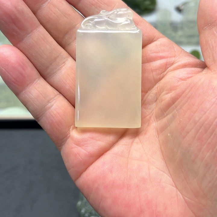 蛇纹石玉颈饰未镶嵌杉**迟