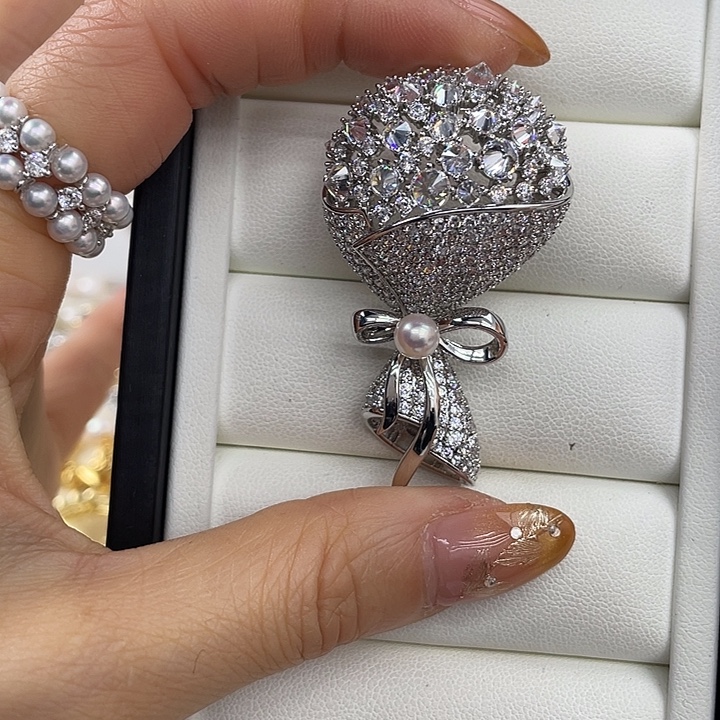 未镶嵌胸饰海水珍珠