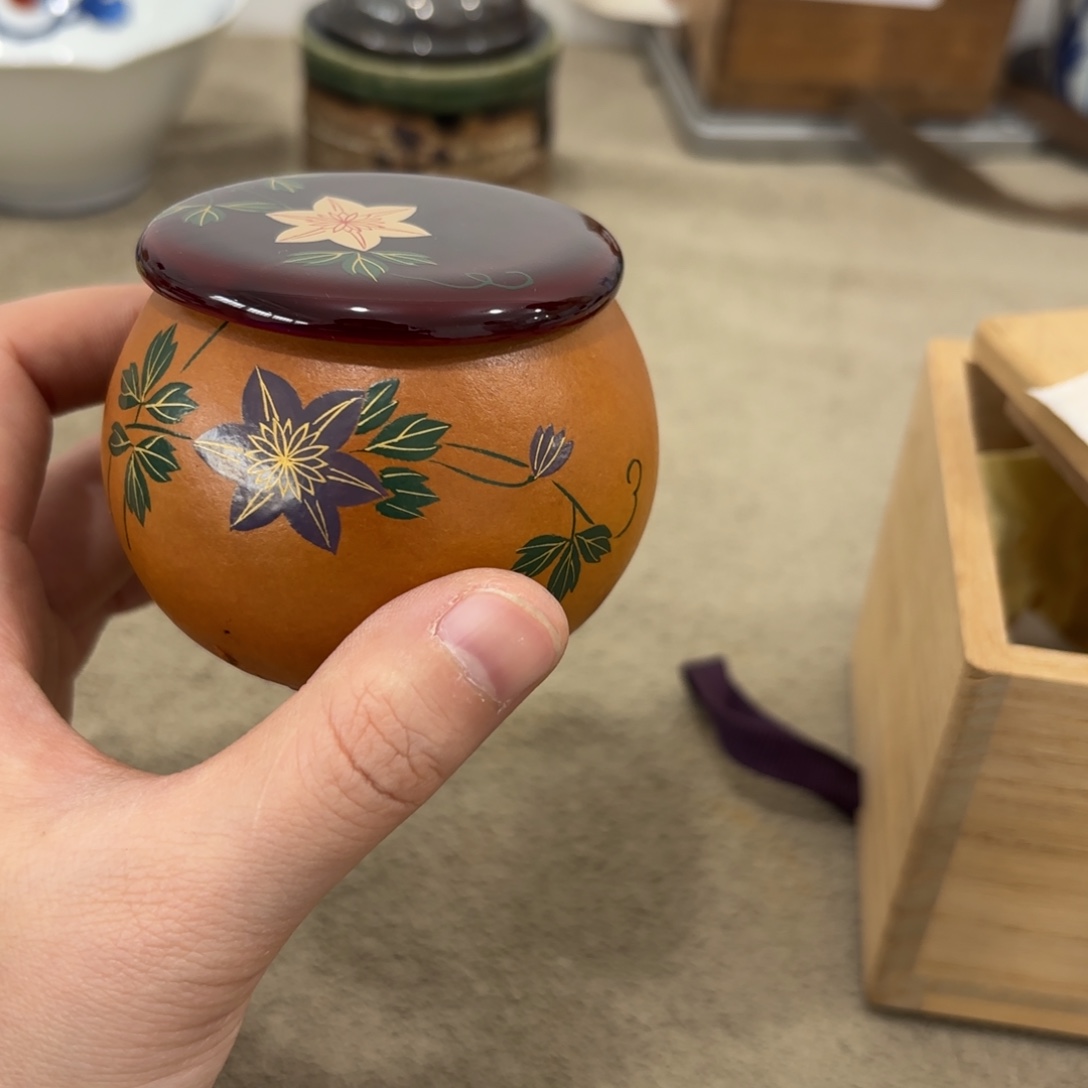 瓷片非常好看漂亮的物品 