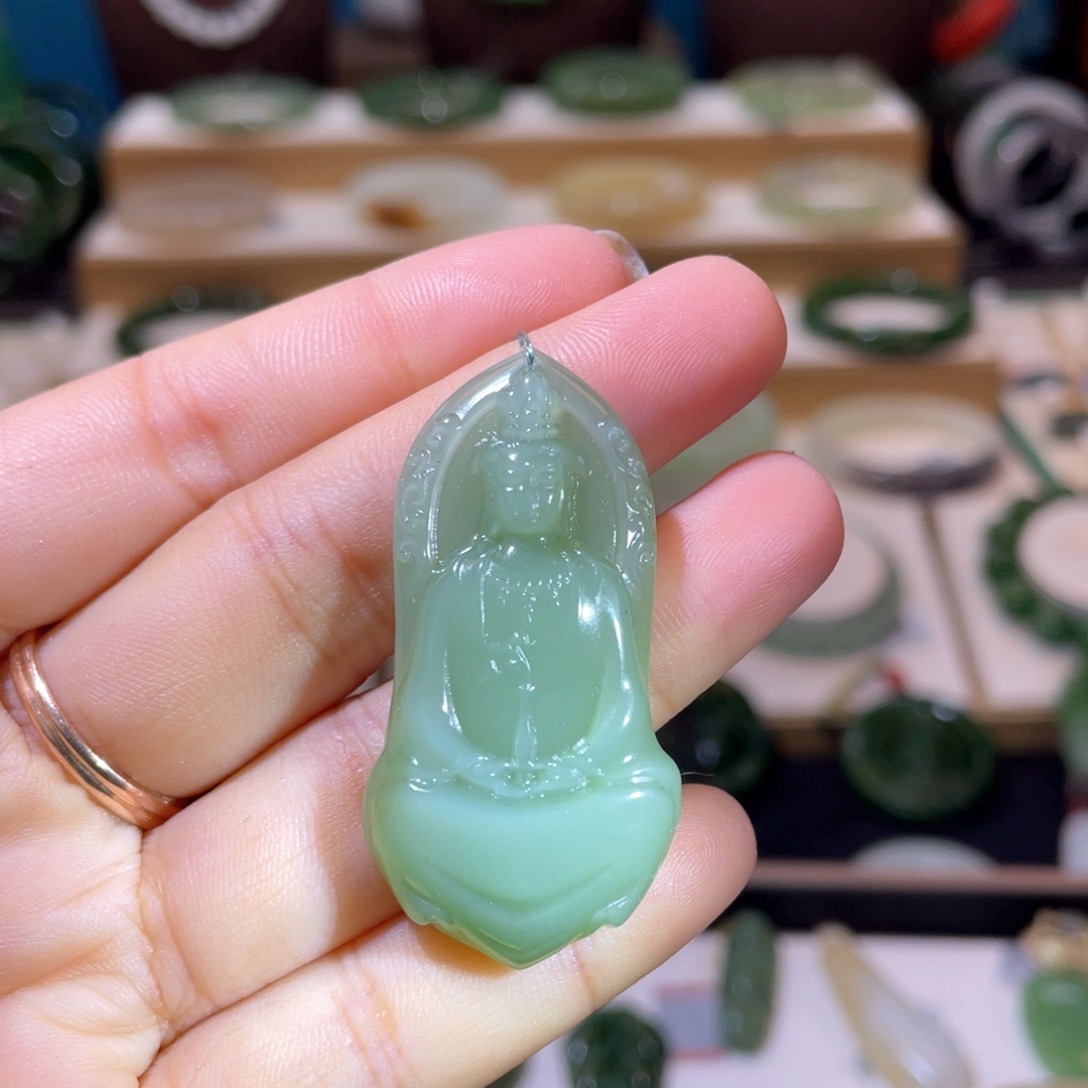 和田玉高品粉青观音吊坠未镶嵌