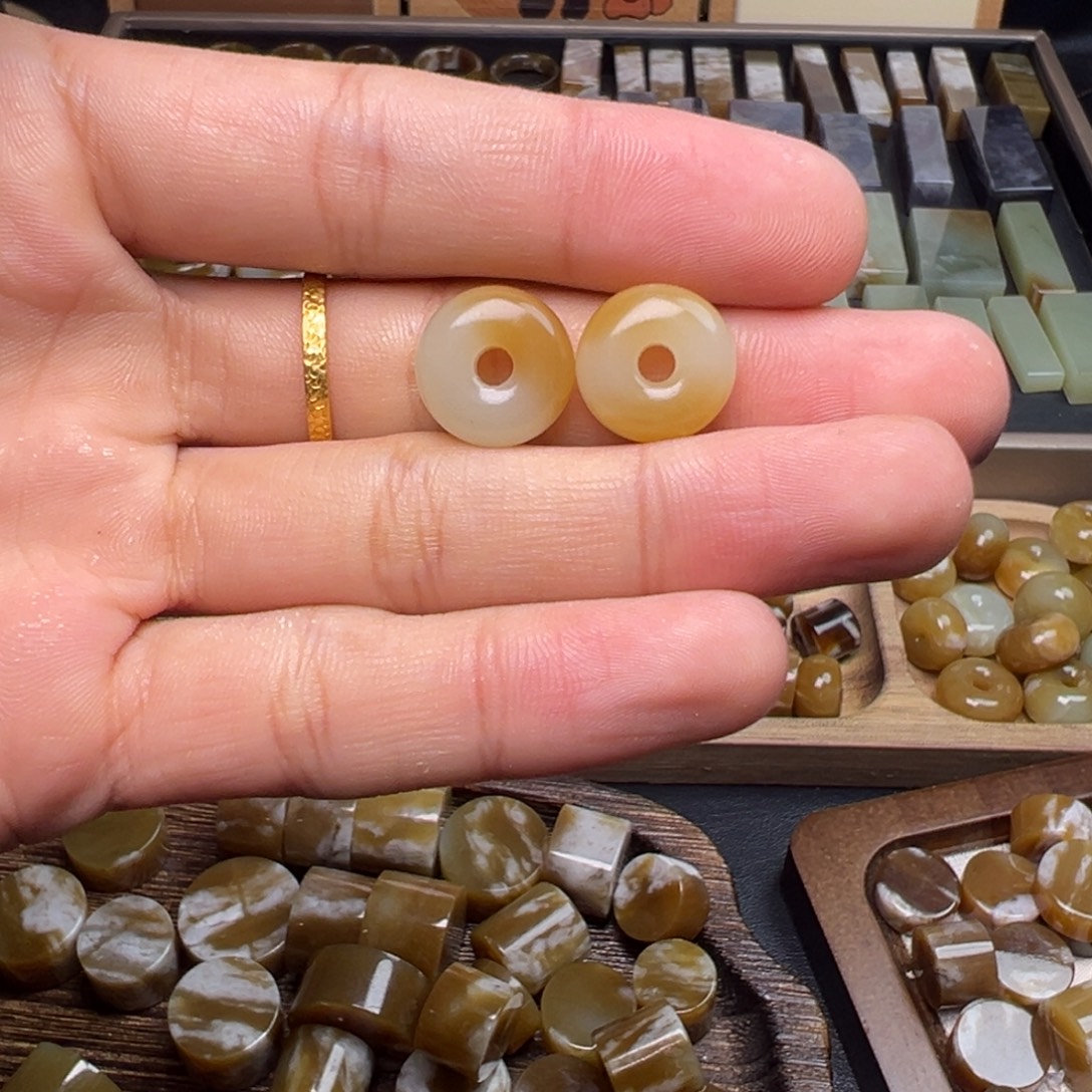 远***山和田玉（糖玉）未镶嵌珠宝奇石平安扣2哥