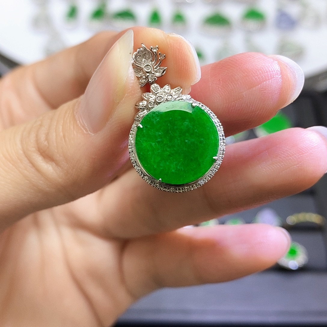 翡翠18K金镶嵌吊坠(不含链)