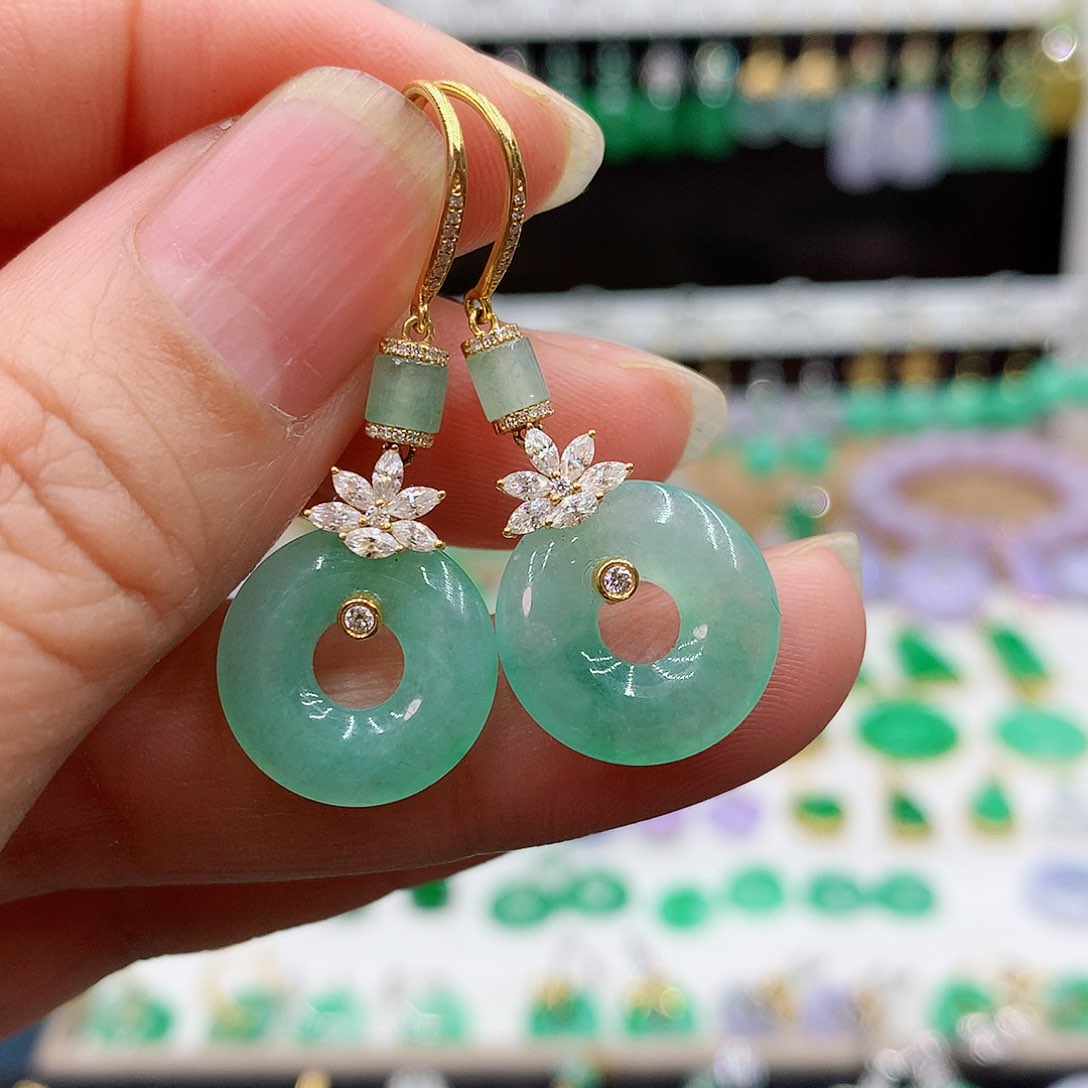 翡翠耳饰18K金镶嵌的