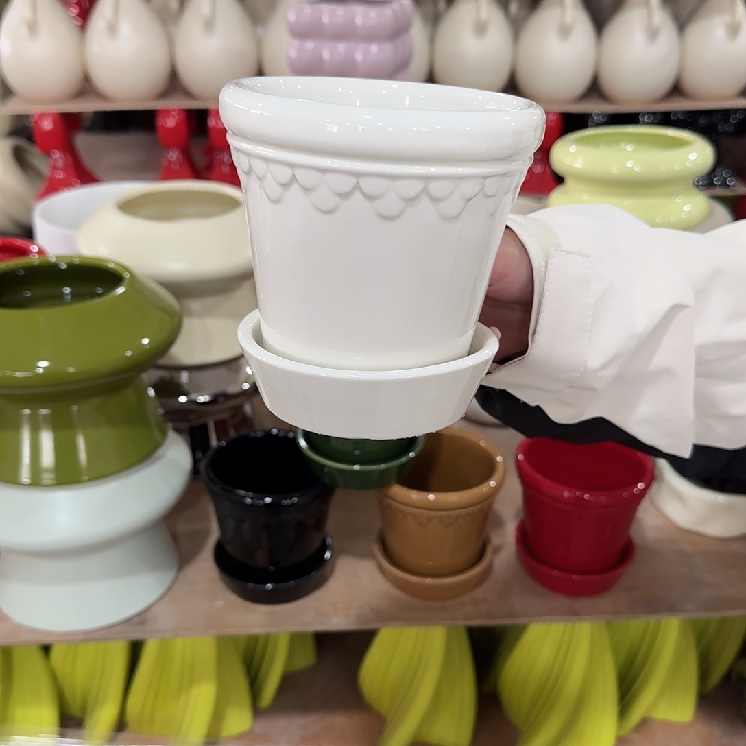 b4白色带托花盆花盆花盆