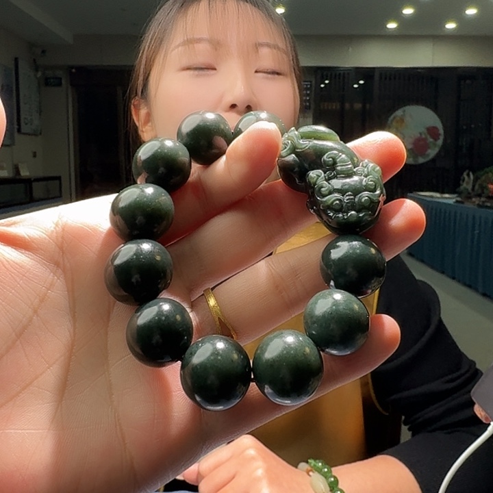 和田玉未镶嵌手链