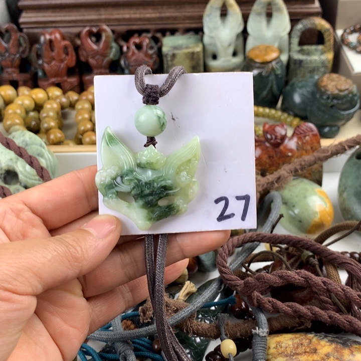 蛇纹石玉未镶嵌挂件