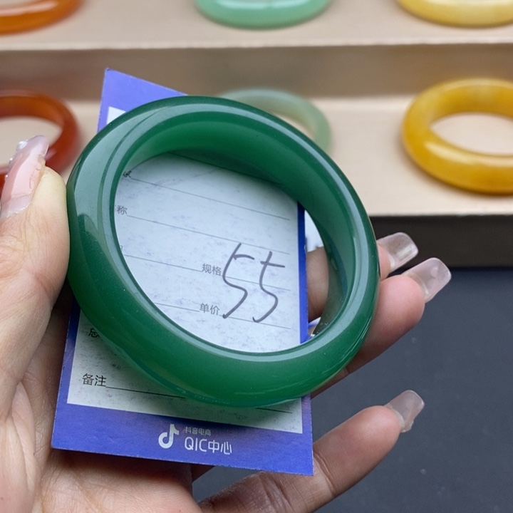 石英质玉手镯未镶嵌