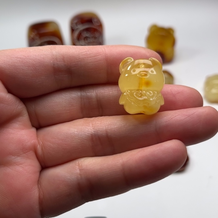 琥珀颈饰未镶嵌琥珀蜜蜡