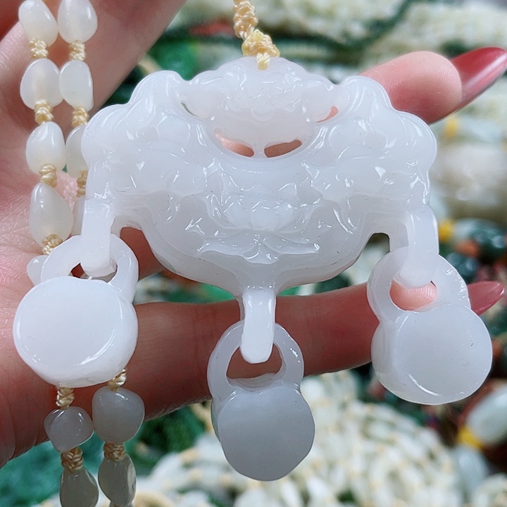 颈饰未镶嵌和田玉