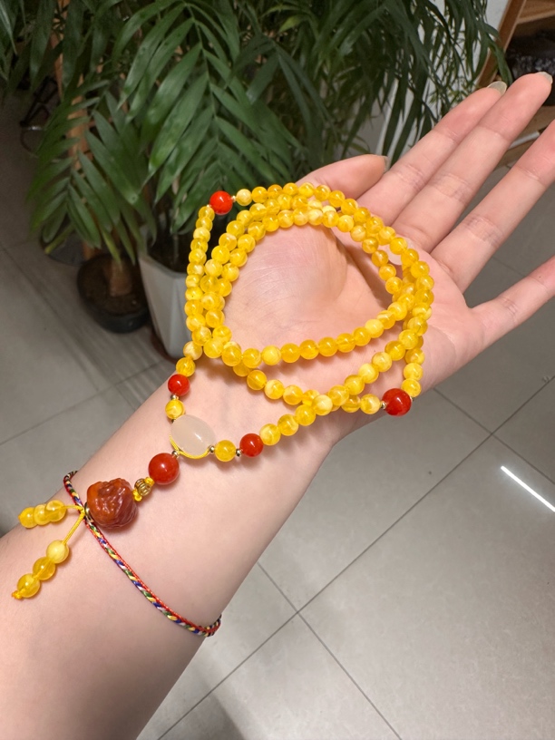 满蜜鸡油黄108卡6毫米项链