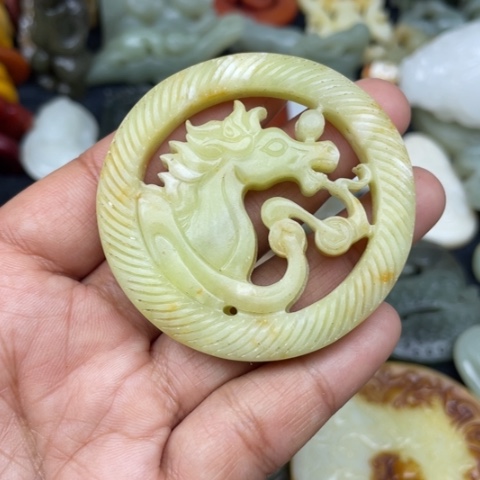 和田玉颈饰未镶嵌112