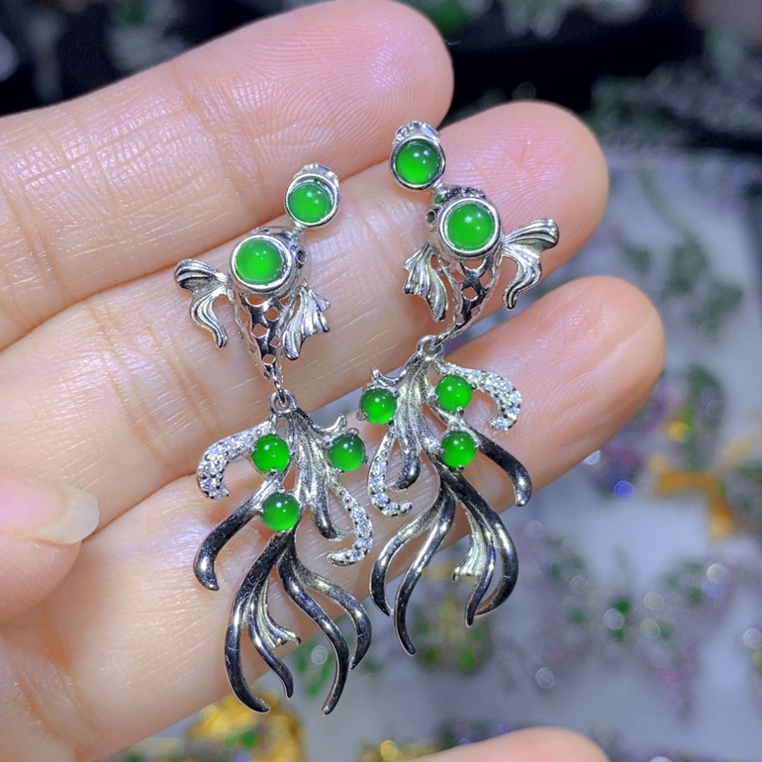 翡翠颈饰银S925镶嵌天然翡翠