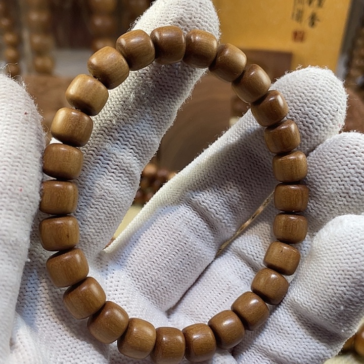 檀香木手串/手链老山檀香7x8高蜜甜黑肉