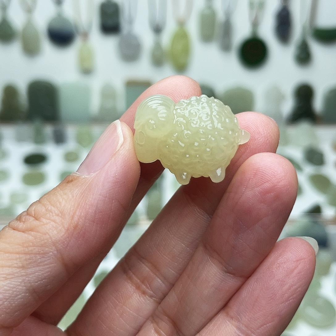 颈饰未镶嵌和田玉迪***花