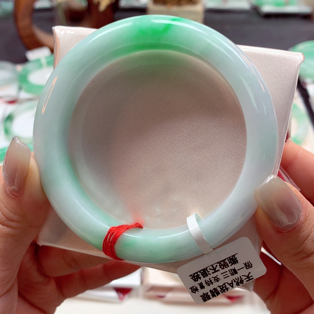 翡翠手镯未镶嵌万内大漏58正9号88