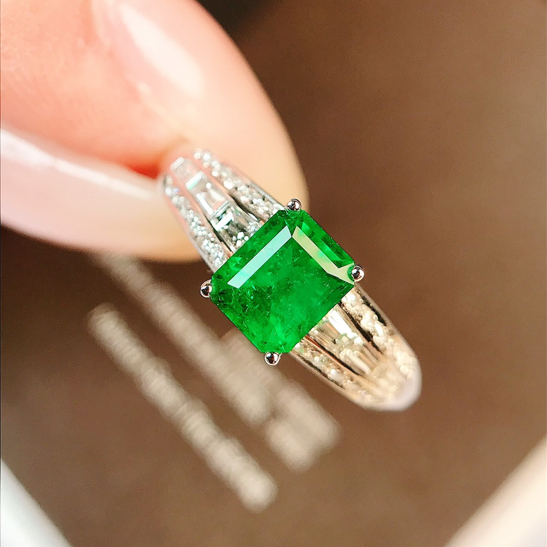 祖母绿戒指/0.81ct天然哥伦比亚沃顿祖母绿18K金钻石附GUILD证#GA