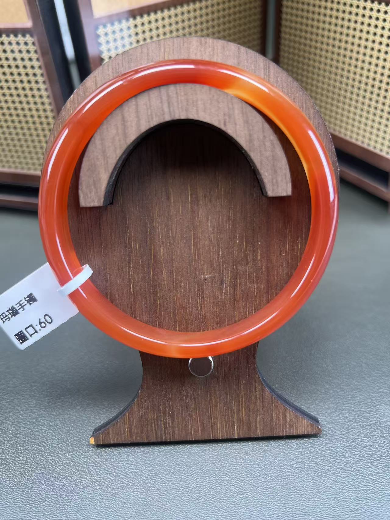 红玛瑙手镯（圈口60）带礼盒 D603