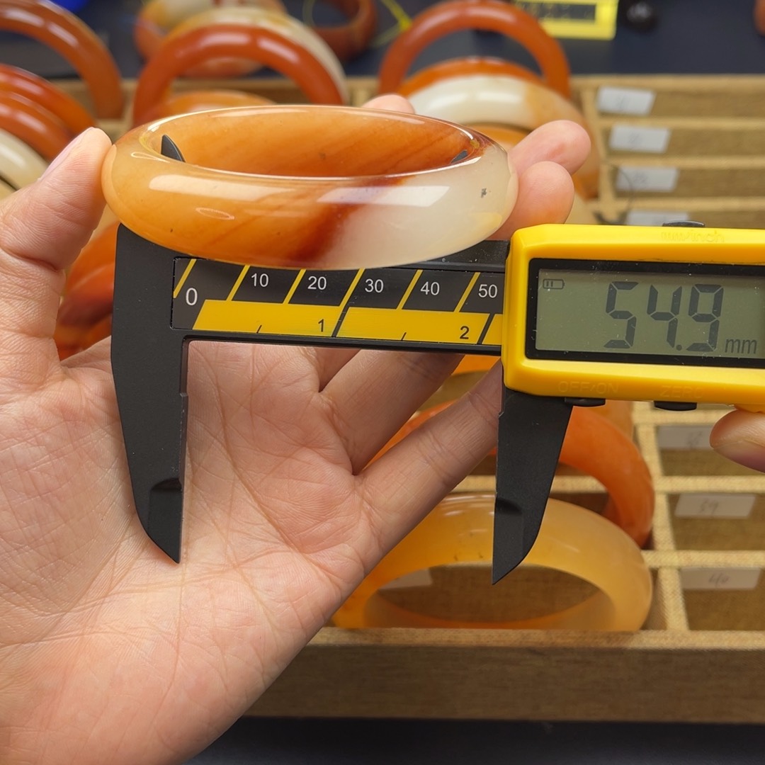 未镶嵌石英质玉（黄龙玉）手镯黄龙福利手镯31号