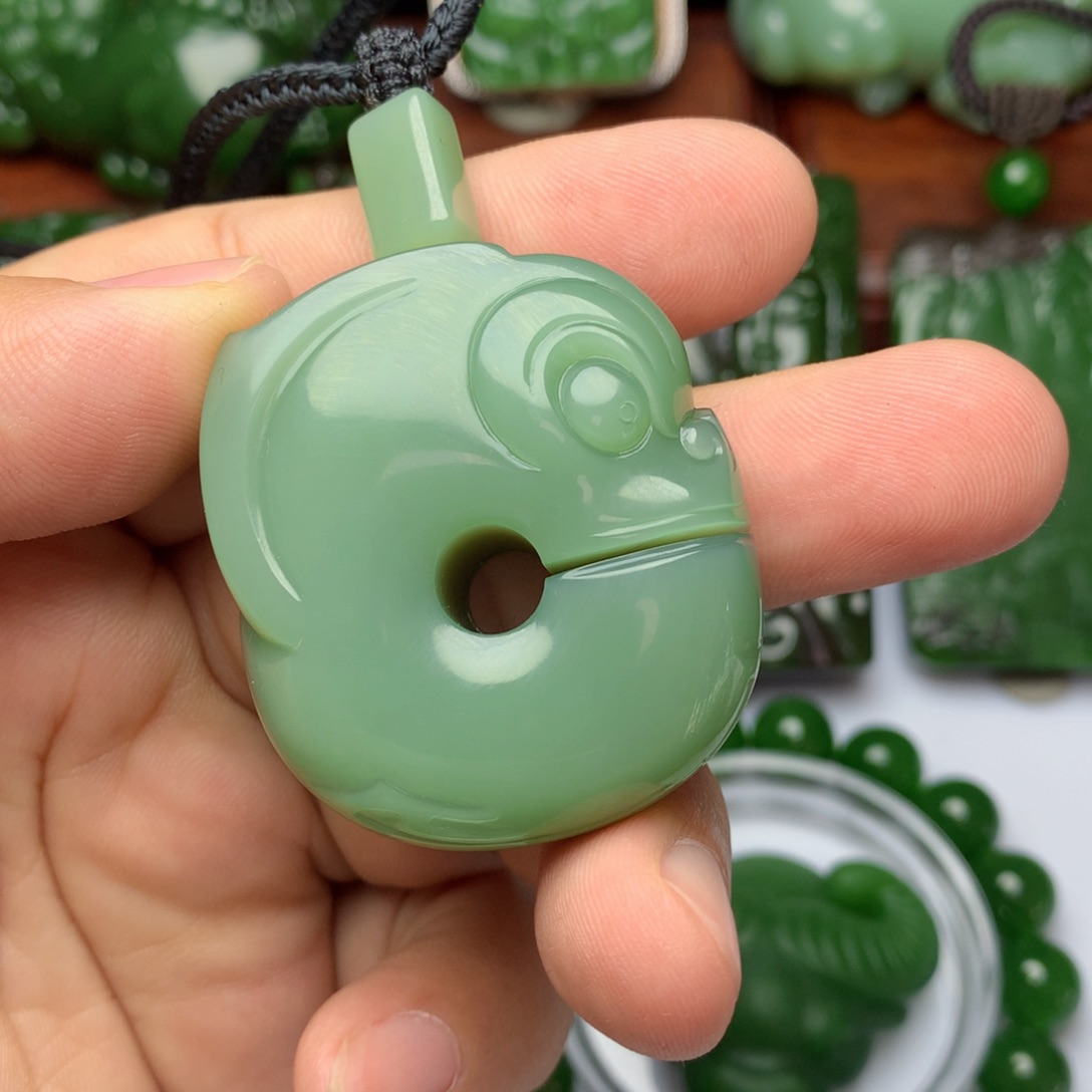 颈饰未镶嵌和田玉