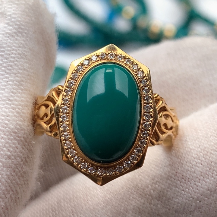 绿松石车挂18K金镶嵌