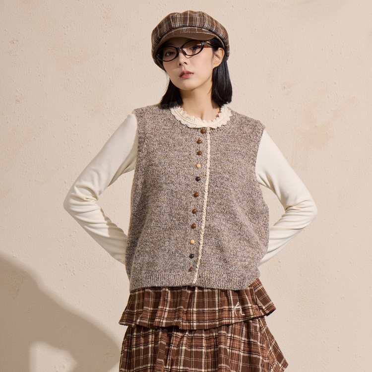 西町村屋文艺感马甲女装2025冬季新款复古针织百搭马夹XEAD10680