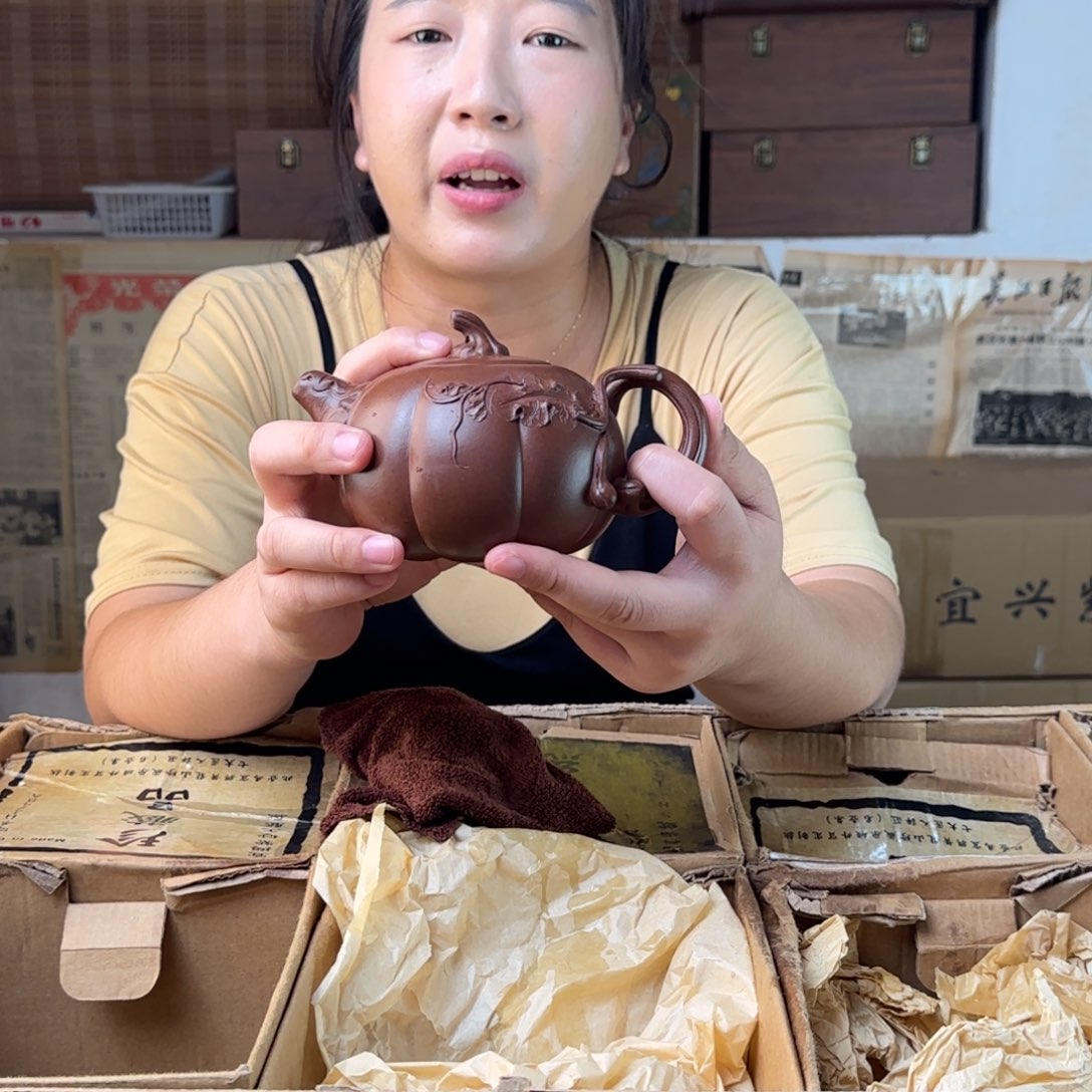 茶壶紫砂九**色紫砂的艺术