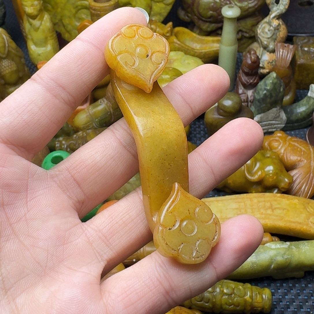 白玉菩提吊坠。。。