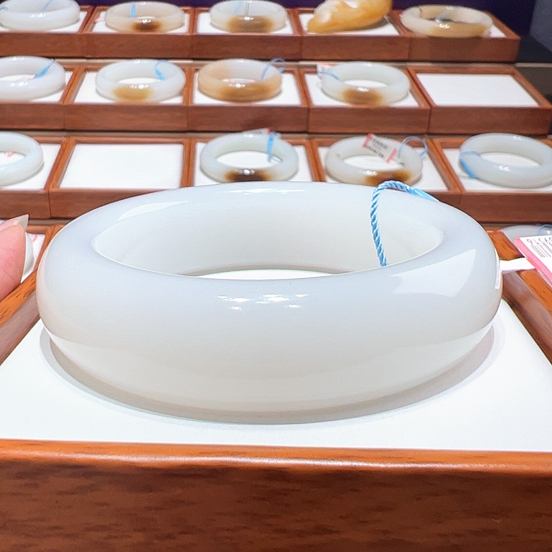 和田玉手镯57/56未镶嵌