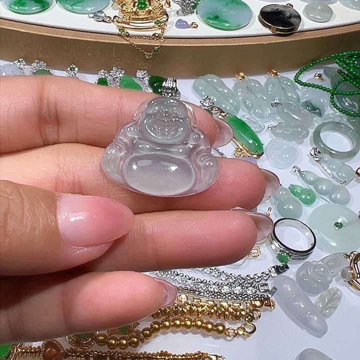 颈饰18K金镶嵌翡翠