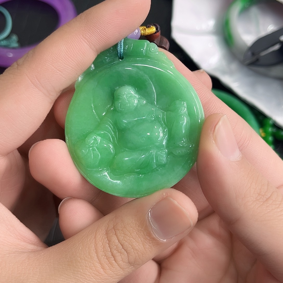 翡翠手镯未镶嵌多样性